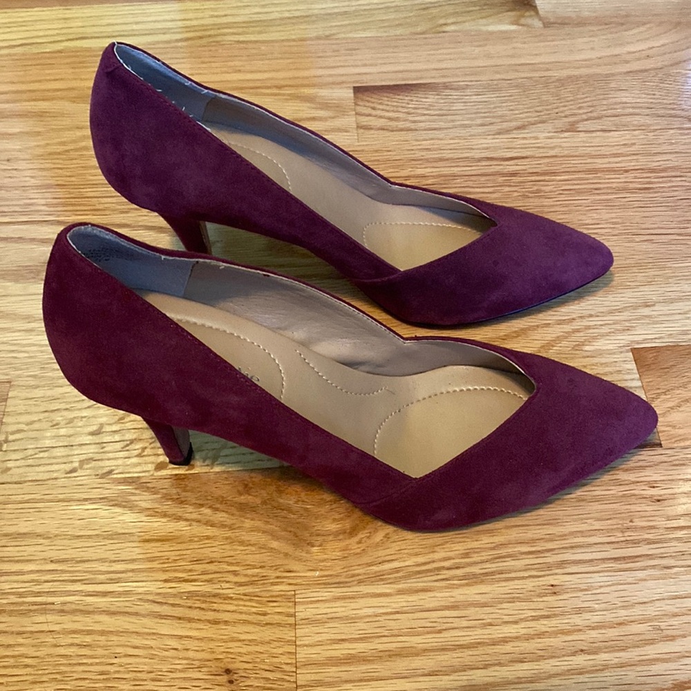 Burgundy Suede Pumps Kelly & Katie